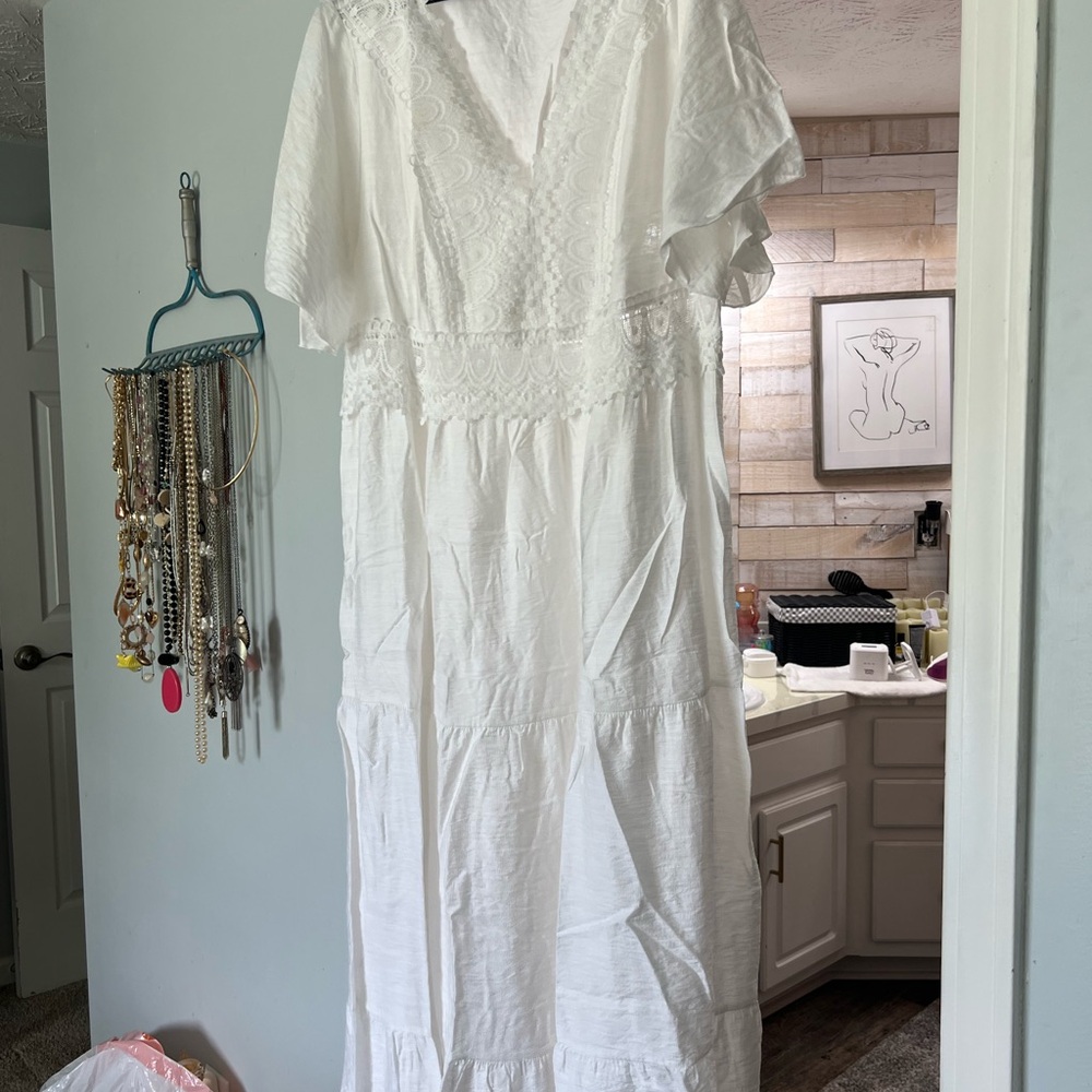 Elegant White Lace Dress